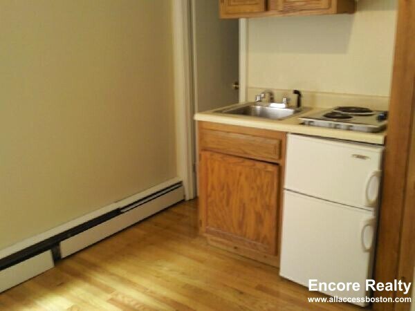 Building Photo - 10 Wait St Unit 202