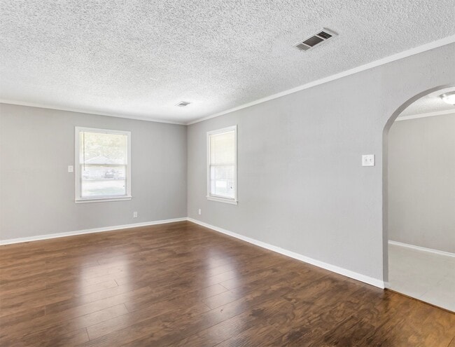 Photo - 1929 Magnolia Dr