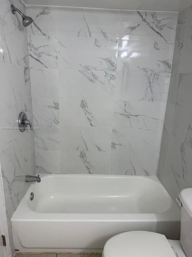 Photo - 5760 Rock Island Rd Unidad 326