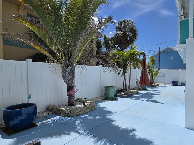 Photo - Downtown Gulfport - The Pineapple House