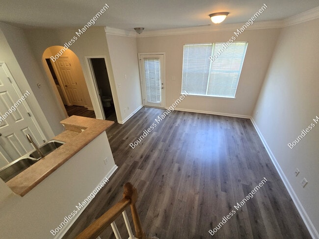 Photo - 250 Amal Dr SW
