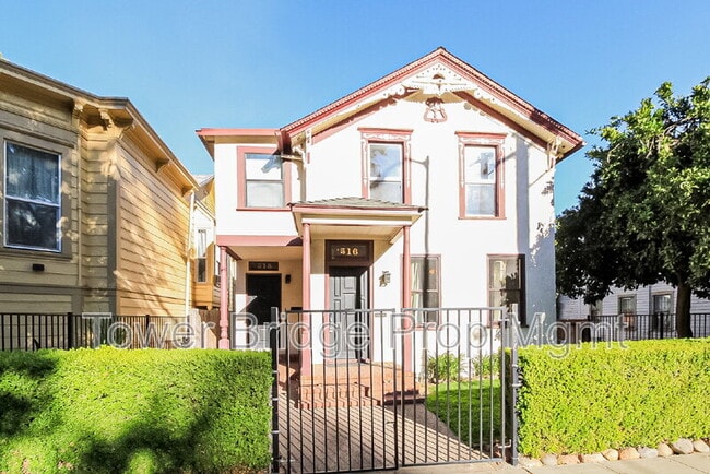 Building Photo - 516 15th St Rental