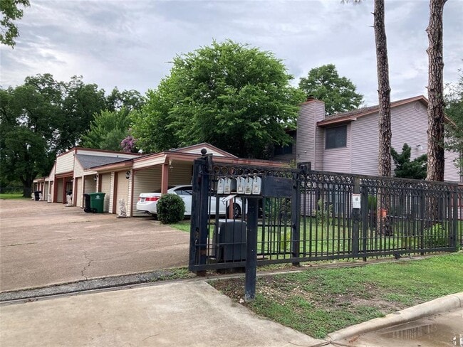 Photo - 1839 Sherwood Forest St House