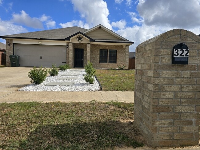 Photo - 322 Ambrose Avenue