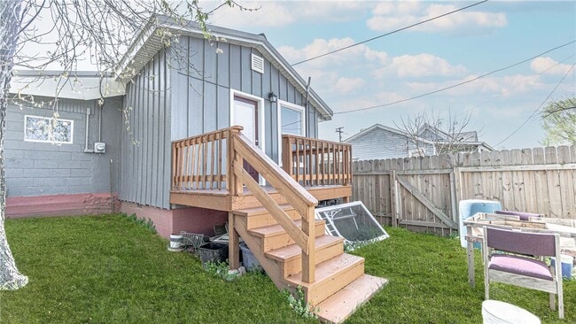 Photo - 210 N Chapman St