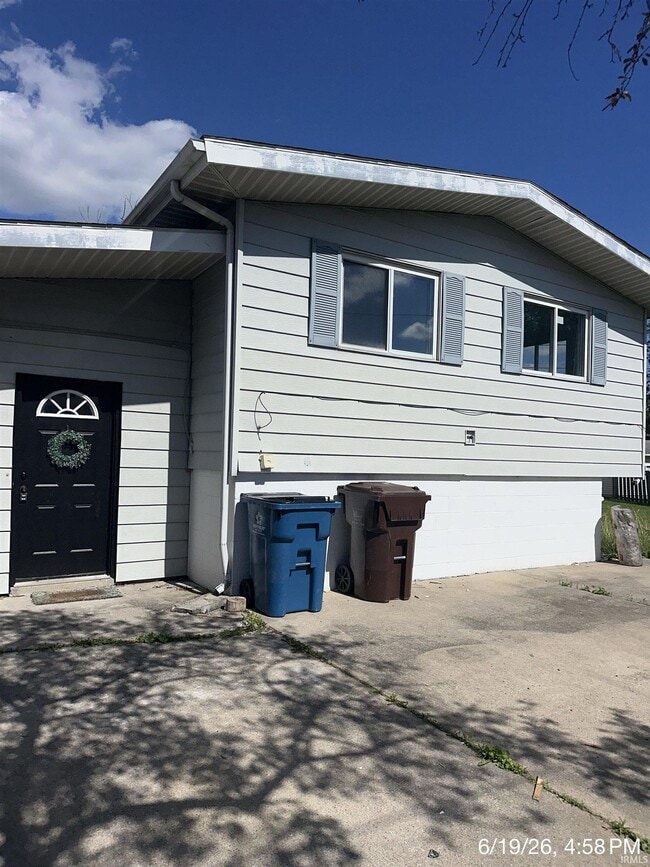 Photo - 3235 Schilling St