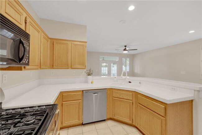 Photo - 310 Fancrest St