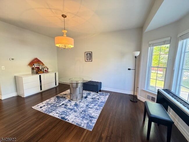 Photo - 432 Jarrard St
