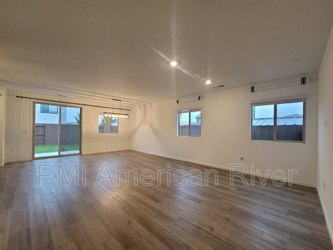 Photo - 4033 Haflinger Wy