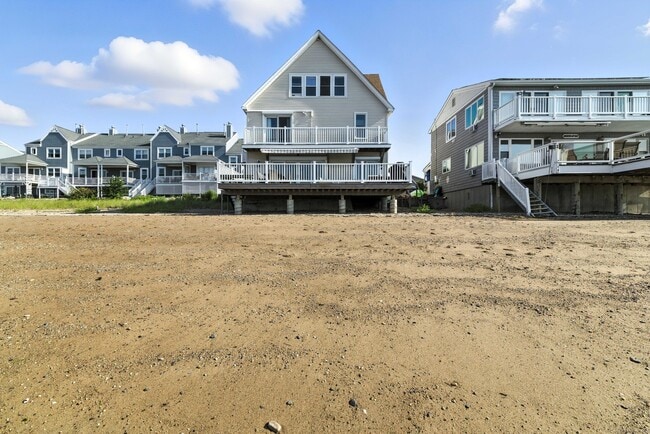 Building Photo - 62 Cosey Beach Ave Rental