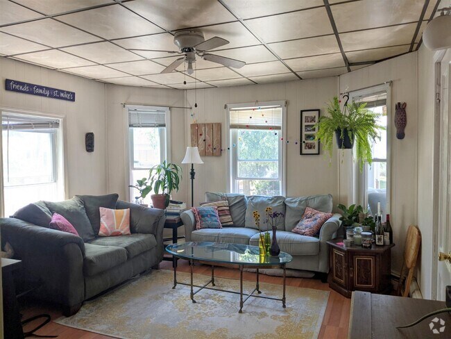 Building Photo - 48 Gorham St Unit #1 Rental