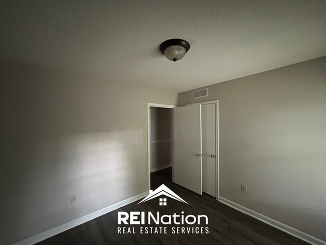 Photo - 3BR/2BA Memphis Rental with Attached 2-Car Garage & Hardwood Flooring