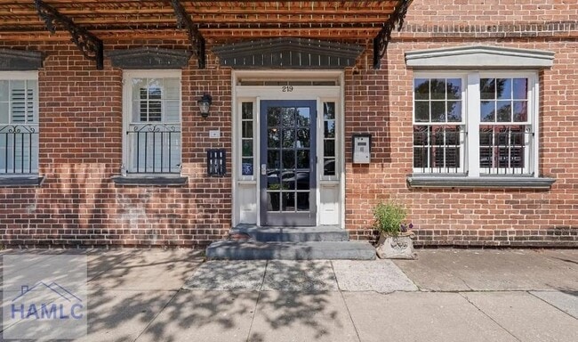 Photo - 219 Abercorn St