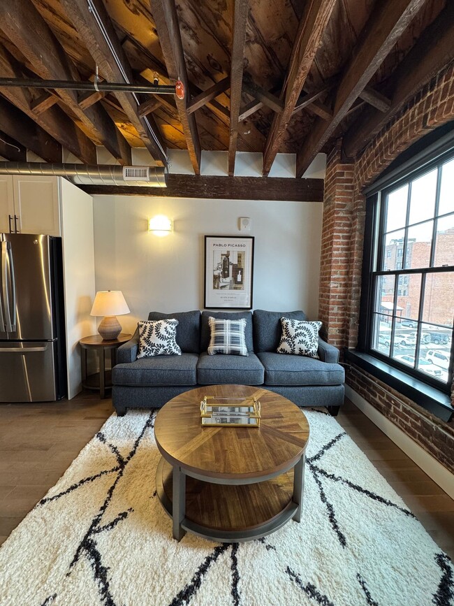 Building Photo - Furnished 1 Bedroom Apartments in Downtown... Unit Furnished 1 Bedroom