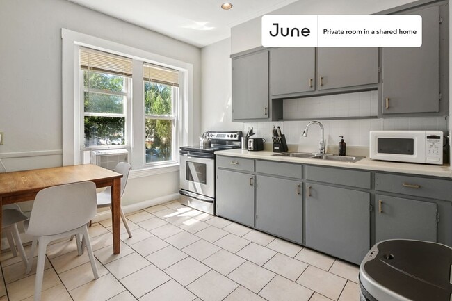 Photo - Room in Shared 4 bed/2 bath home Unit D