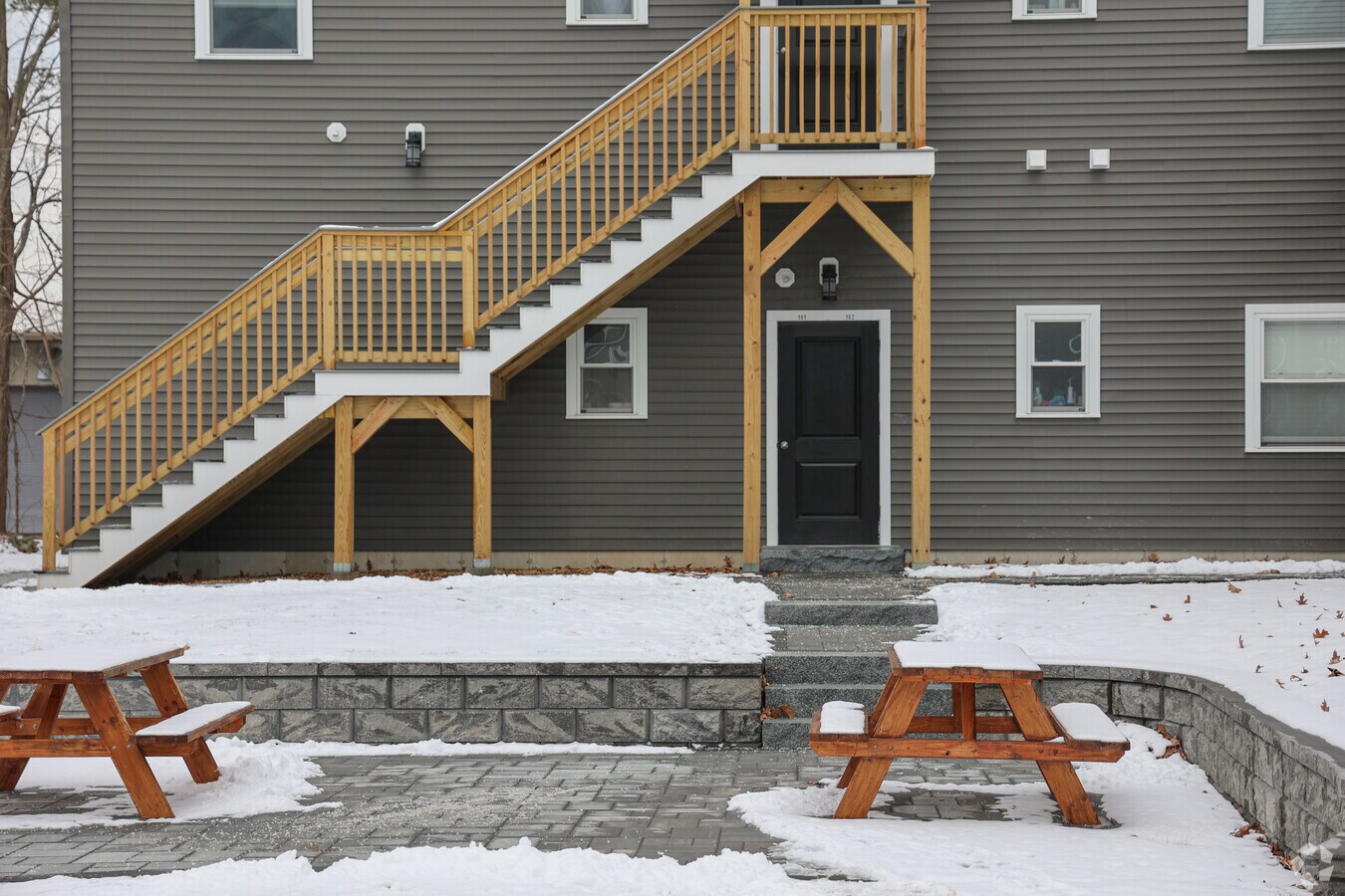 Entrada - Monarch Village