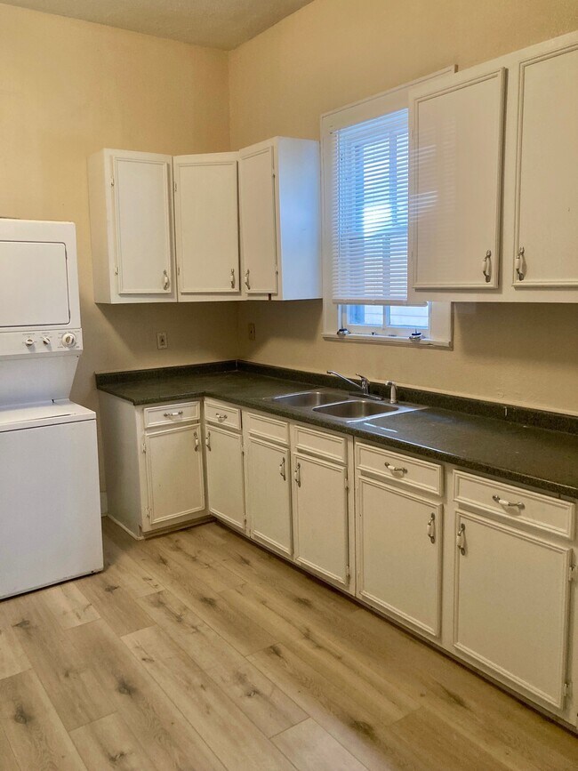 3523 Avenue L Unit Front