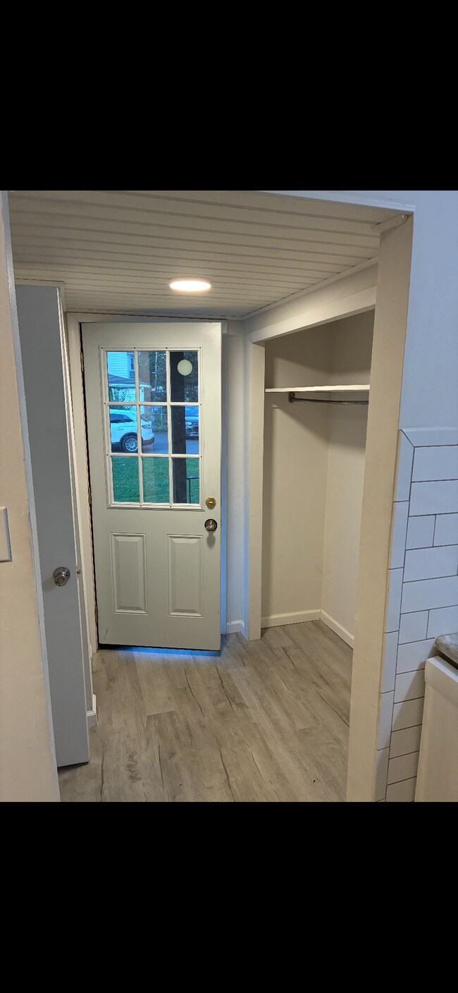 Rear Entrance - 3 Ross St