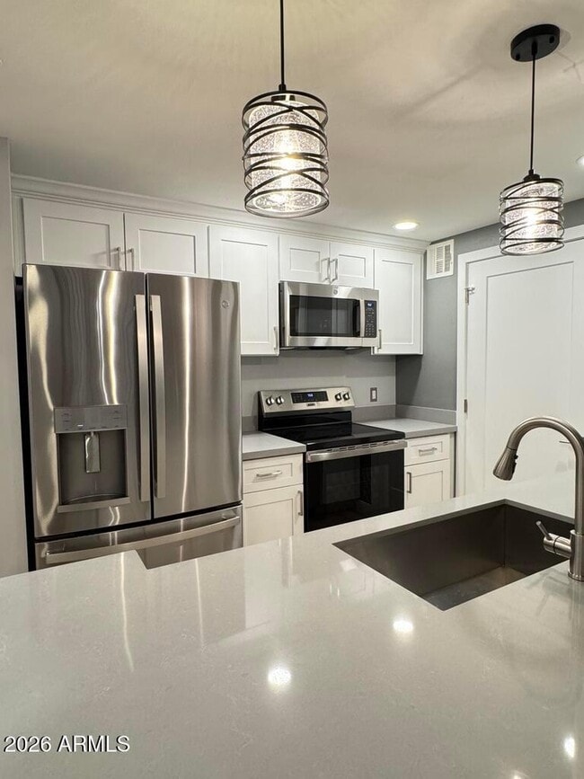 Photo - 1701 E Colter St Unidad 431