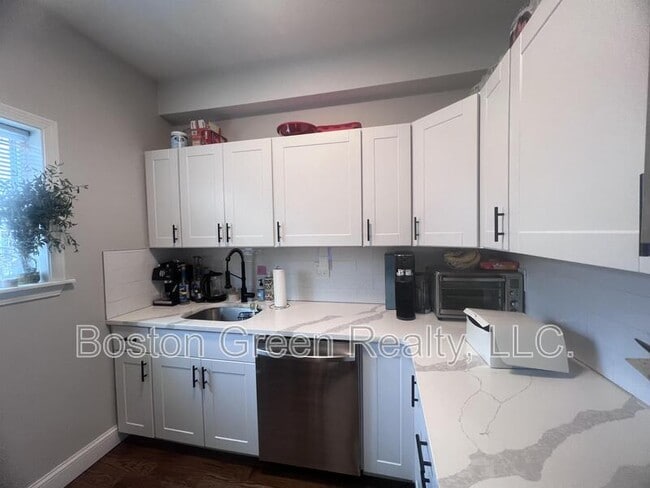 Photo - 726 E 2nd St