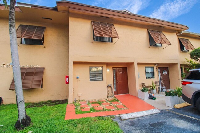 Photo - 6858 NW 173rd Dr Condominio Unidad 302