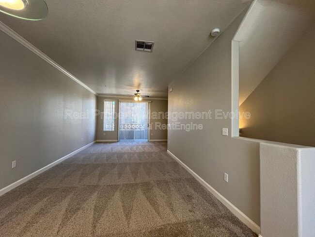 Photo - 4455 E Paradise Vlg Pkwy S Unidad 1021