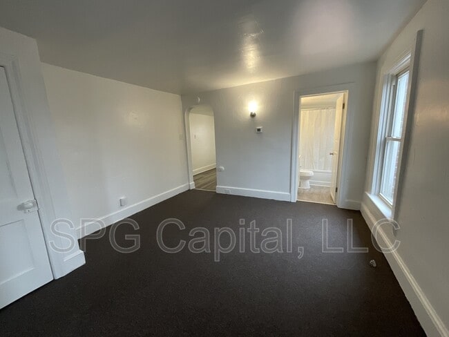 Photo - 934 W Princess St