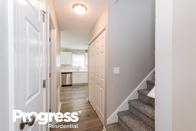 Photo - 150 N Greenfield Cir