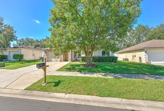 319 Abigail Rd