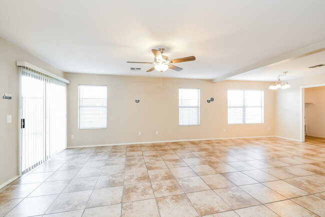 Photo - 2746 S Southwind Dr