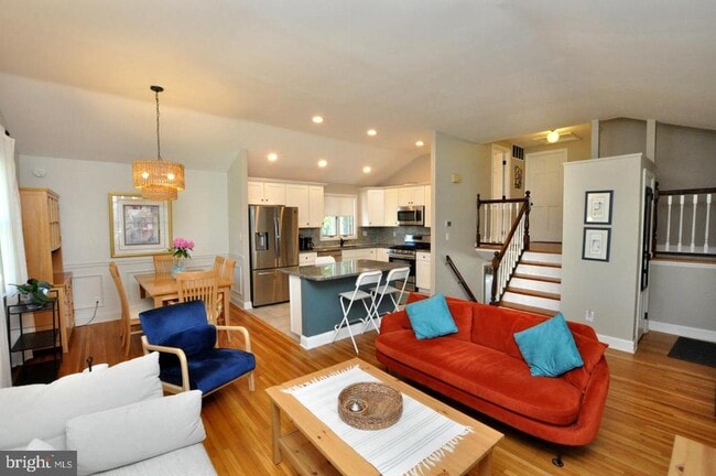 Photo - 101 Tarlton Ct