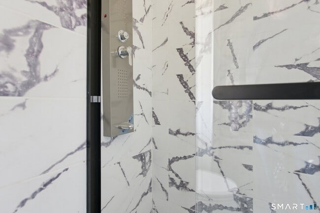 Photo - 215-219 Bank St Unit 5