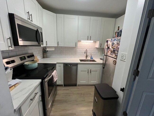 Photo - Elmhurst One Bedroom Apartment ~ Parking Included ~ Cats Welcome Unit 150-01A