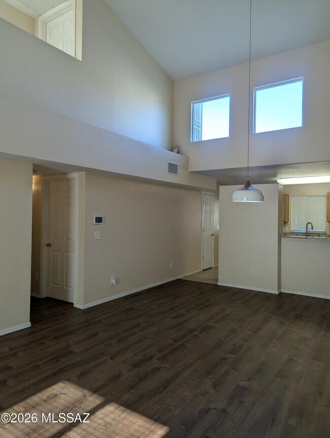 2717 N Pacific Dr