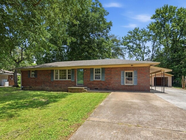 Photo - Close to Downtown Athens! Established neighborhood!