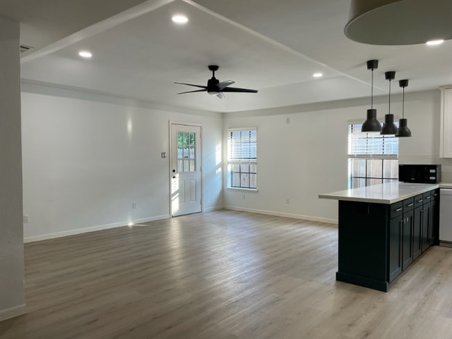 Photo - 2201 Pin Oak Rd