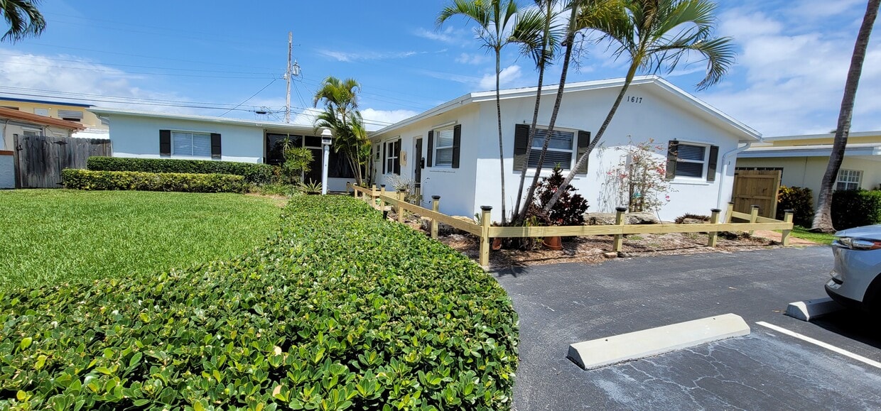 Welcome to the Cove - 1617 SE 4th St (Deerfield Beach, FL)