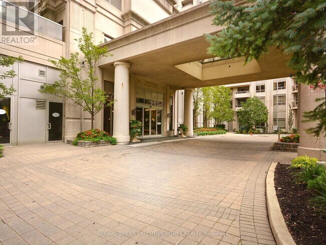 Photo - 25 Kingsbridge Garden Cir Unit PHO8