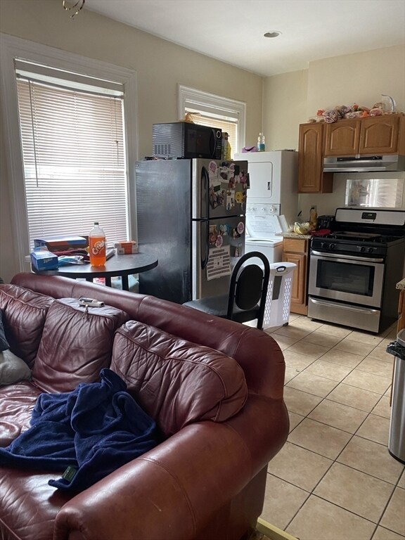 Photo - 227 Roxbury St Unit 4