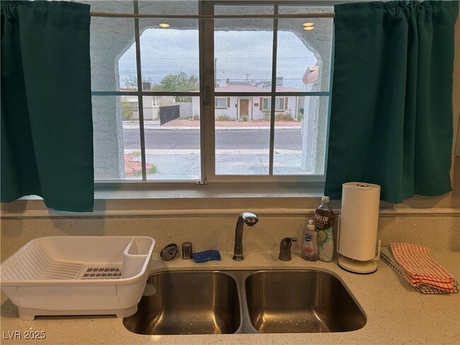 Photo - 2020 Santa Paula Dr