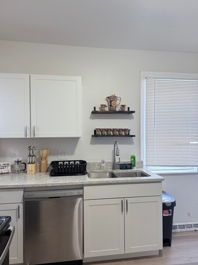 Photo - 422 Seward St