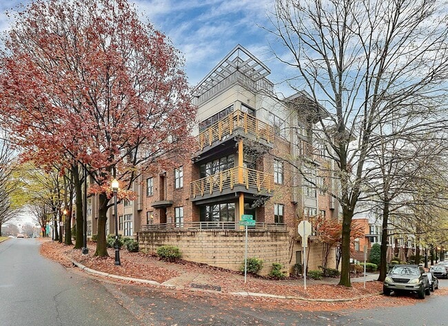 Photo - Uptown Living!