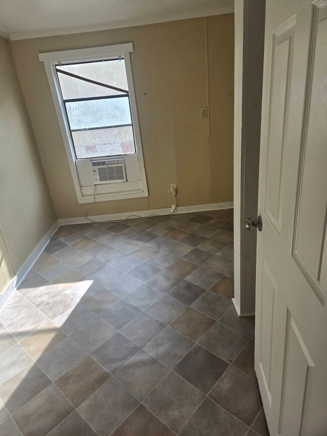 Photo - 1500 Adam St