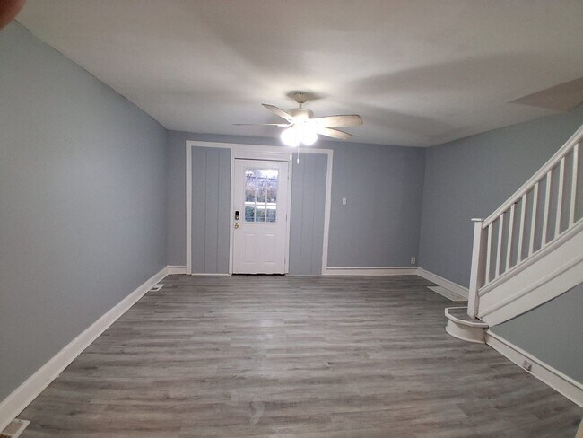 Photo - 3 BED 1 BATH HOME FOR RENT