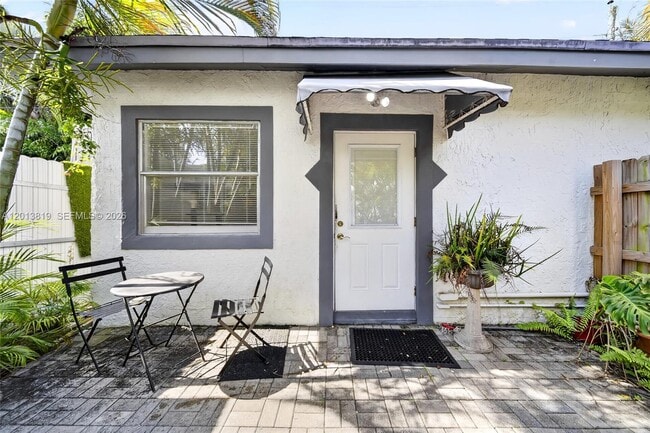 Building Photo - 1520 SW 11th Terrace Unit A
