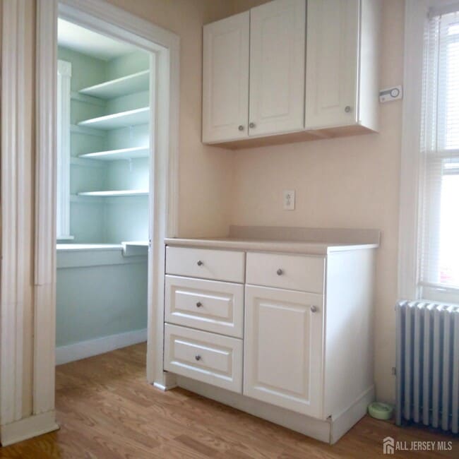 Building Photo - 63 E Somerset St Unit Apt 1