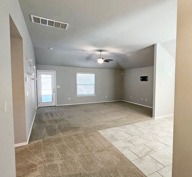 Photo - Great Layout-3 Bed/2 Bath-Large Backyard