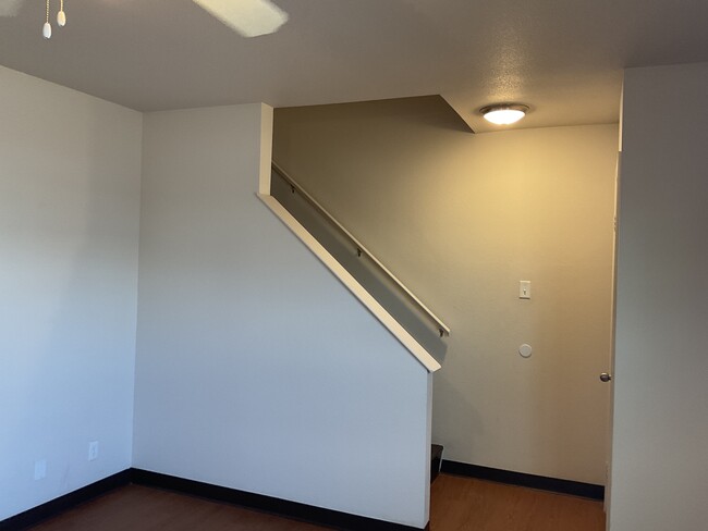 Photo - Alvarez Apartments