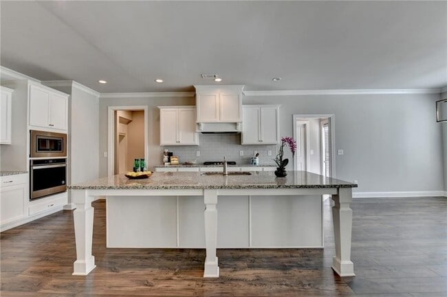 Photo - 840 Champagne Ln