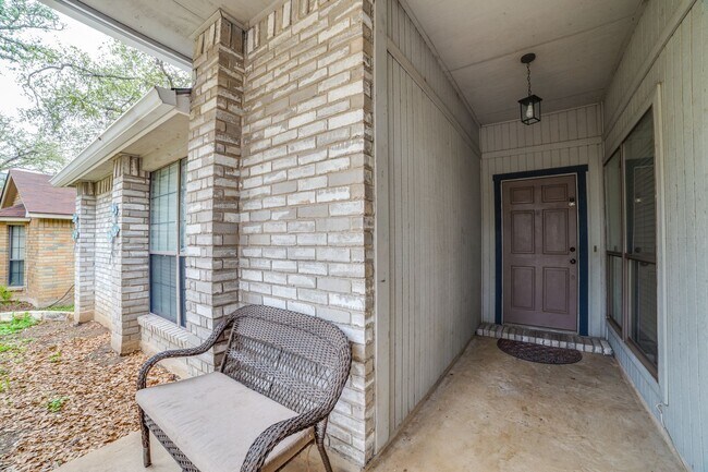 Photo - RENOVATED 4-BEDROOM IN WESTCREEK OAKS